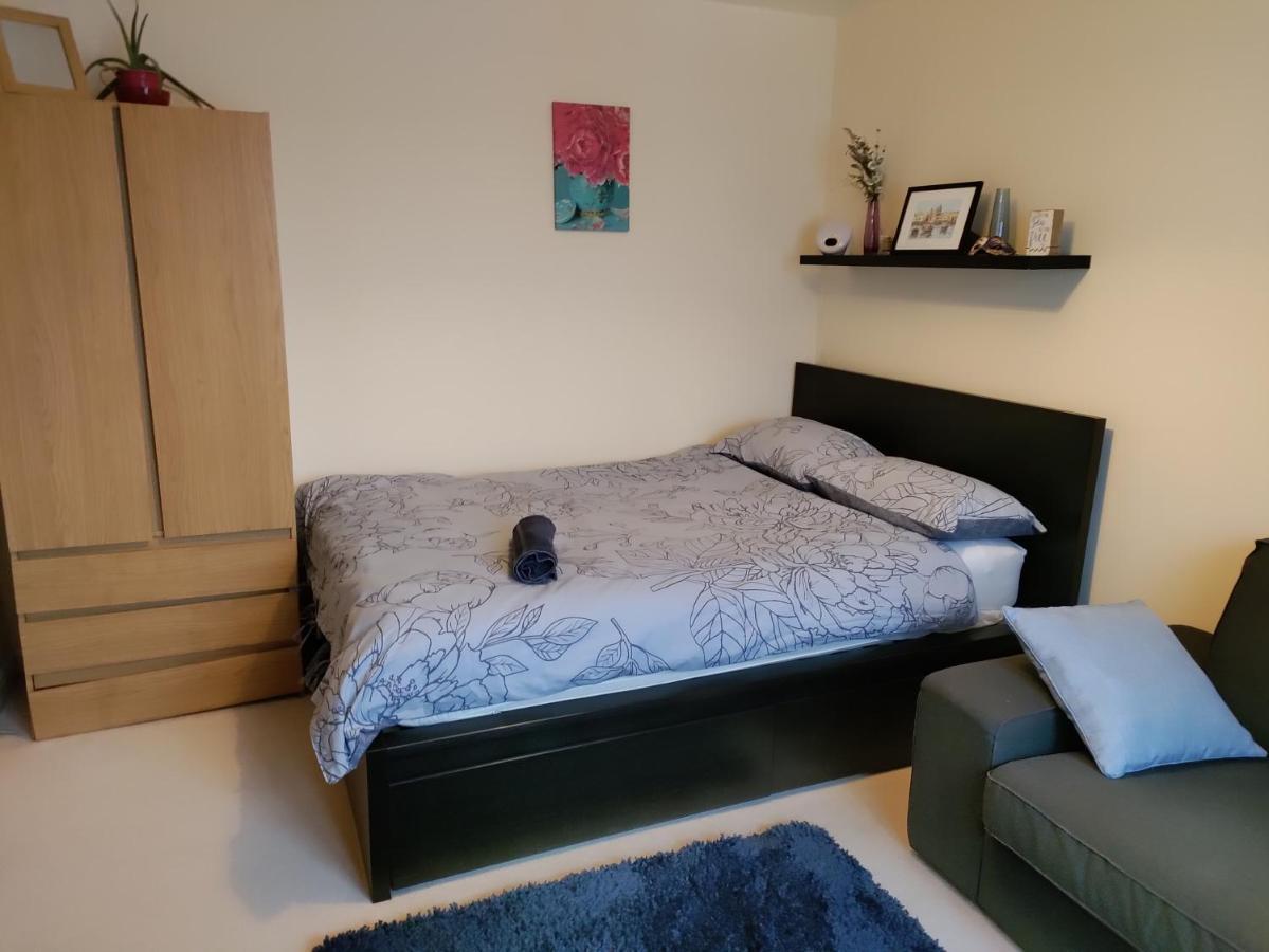 נורת'המפטון Double Room In A Top Floor Shared Apartment מראה חיצוני תמונה